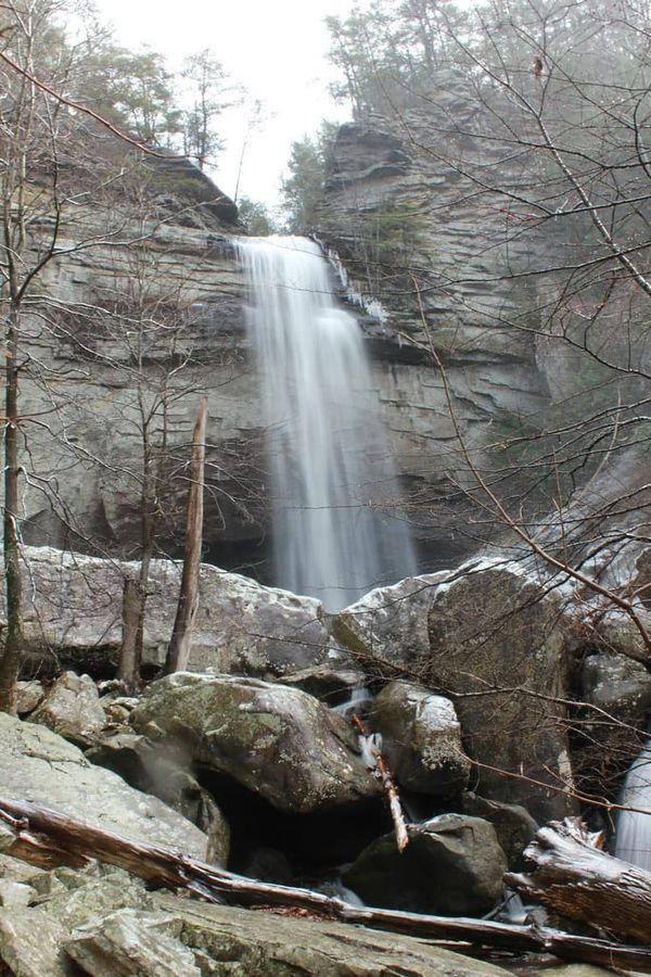 Hiking Laurel-Snow