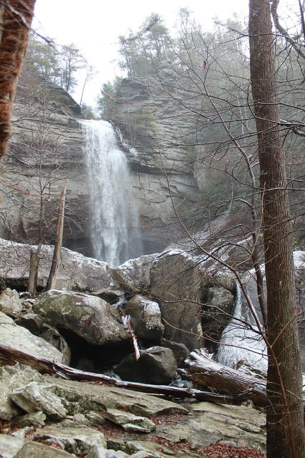 Hiking Laurel-Snow