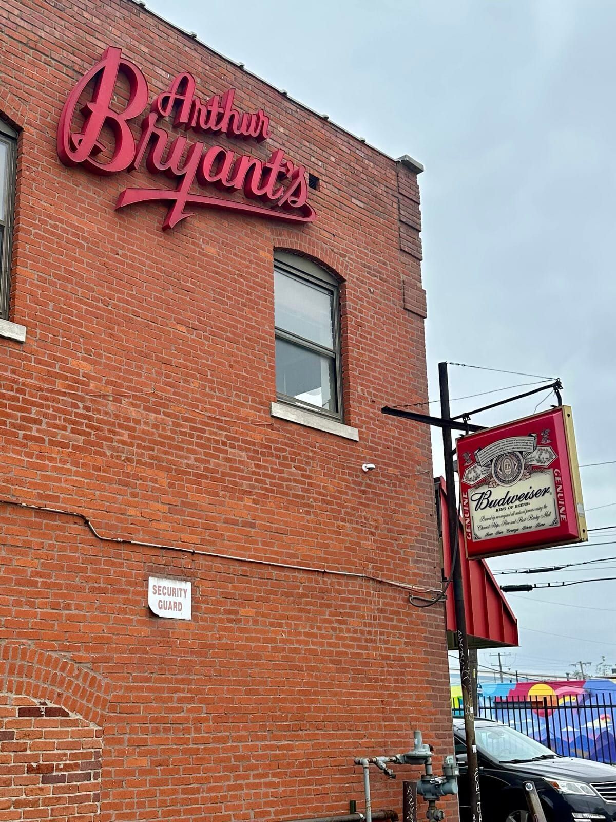 Photo of the side of the Authur Bryant's building from the parking lot.