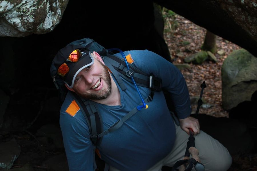 Hiking Laurel-Snow