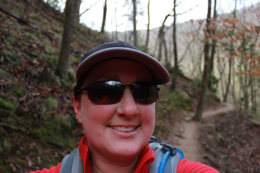 Hiking Laurel-Snow